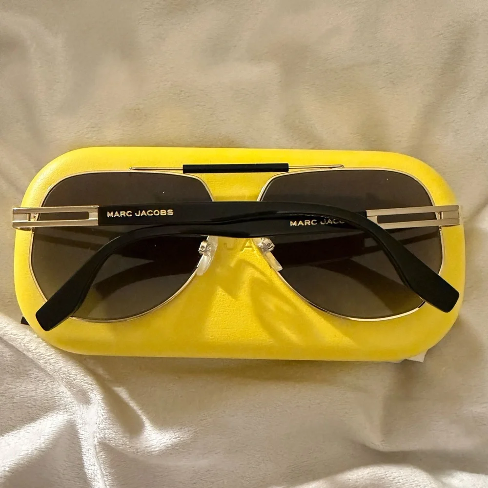 Marc Jacobs Gold Frame Men’s Aviator Sunglasses - Picture 4 of 7